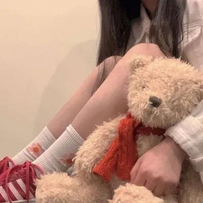 闭上眼睛活着很容易